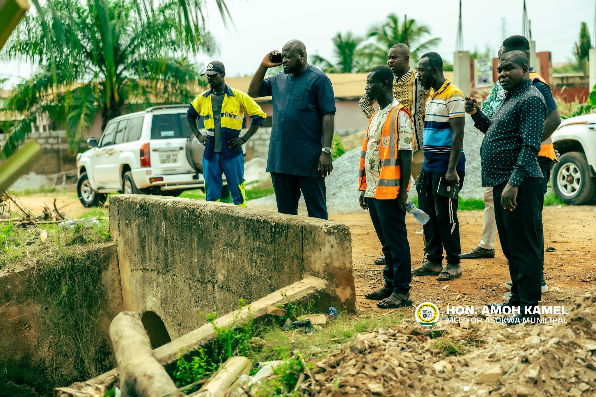 Inspecting of desilting works in the Municipality.